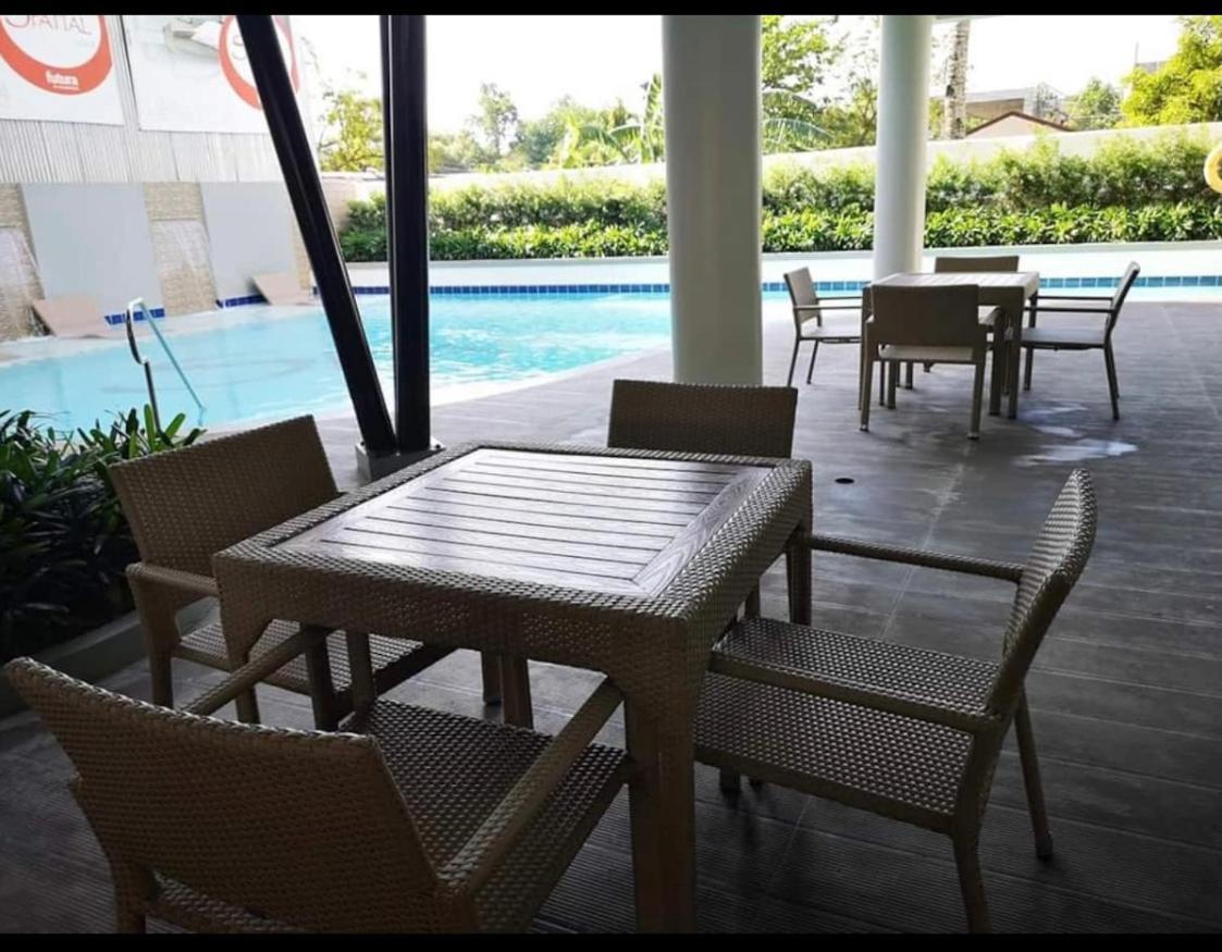 One Spatial Two Bedroom Condominium Unit With Pool And Gym Free Netflix And Wifi Илоило Экстерьер фото