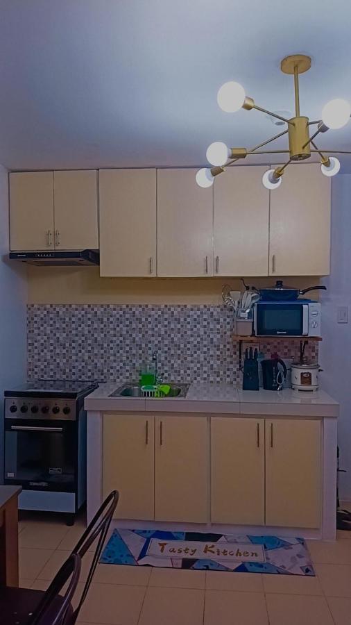 One Spatial Two Bedroom Condominium Unit With Pool And Gym Free Netflix And Wifi Илоило Экстерьер фото